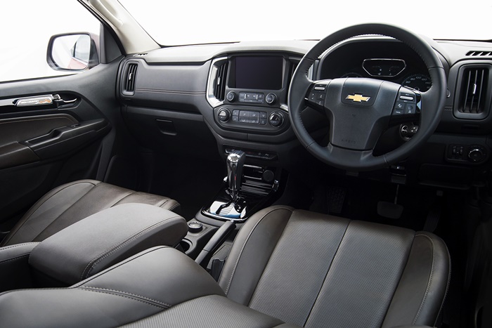 2017 Chevrolet Colorado High Country_interior 7