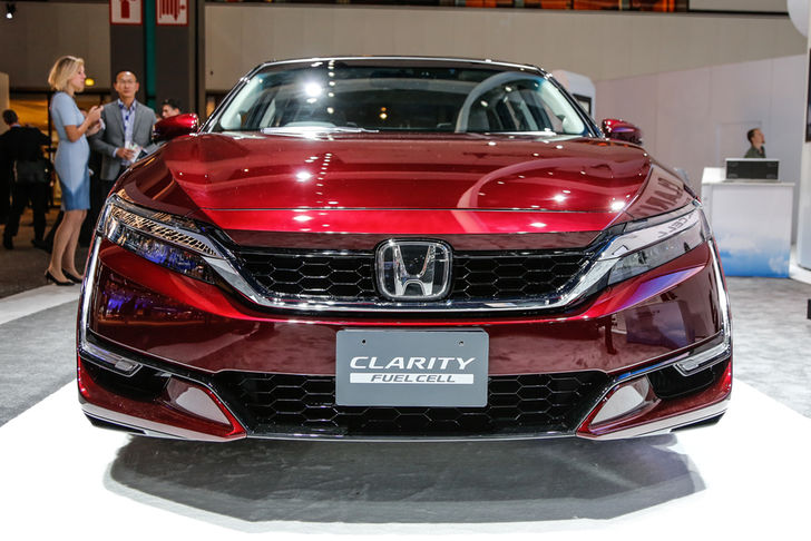 Honda-Clarity-Fuel-Cell-front-end