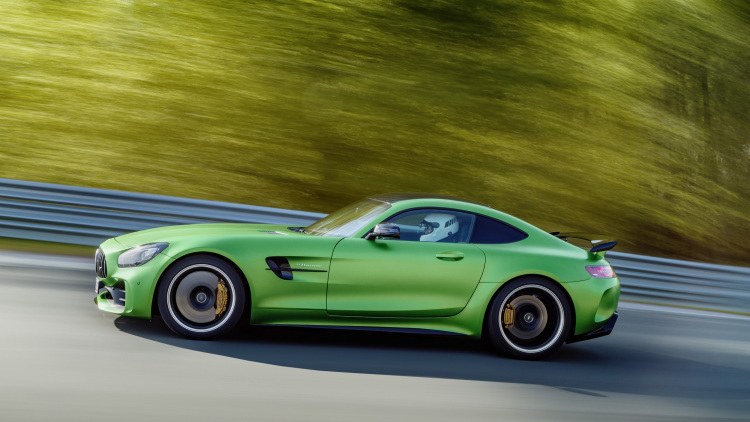 2018-mercedes-amg-gt-r-4-1