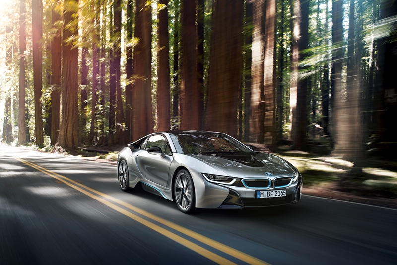 P90133047_highRes_the-bmw-i8-09-2013