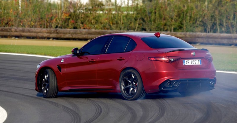 2016-alfa-romeo-giulia-quadrifoglio-16