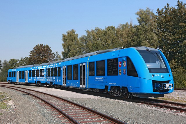 alstom-coradia-ilint-hydrogen-fuel-cell-train_100579158_m