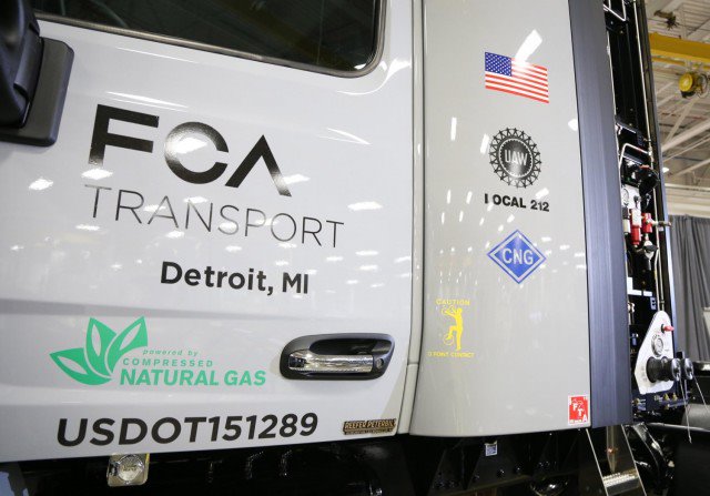 fiat-chrysler-automobiles-unveils-fleet-of-cng-trucks_100537733_m