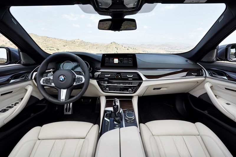 p90237270_highres_the-new-bmw-5-series