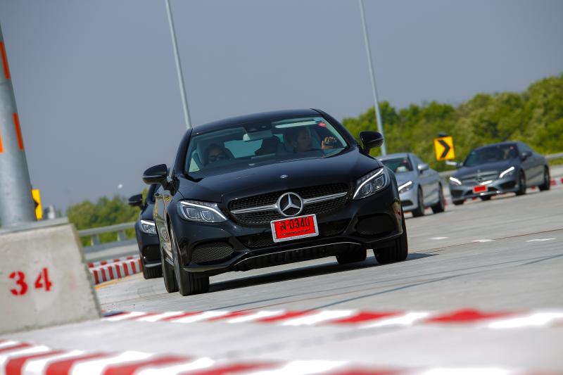 C 250 Coupe Sport_Black_Running (1)