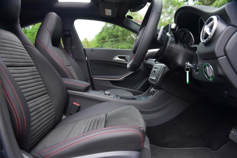 CLA 250 AMG Dynamic_Black_Interior (2)